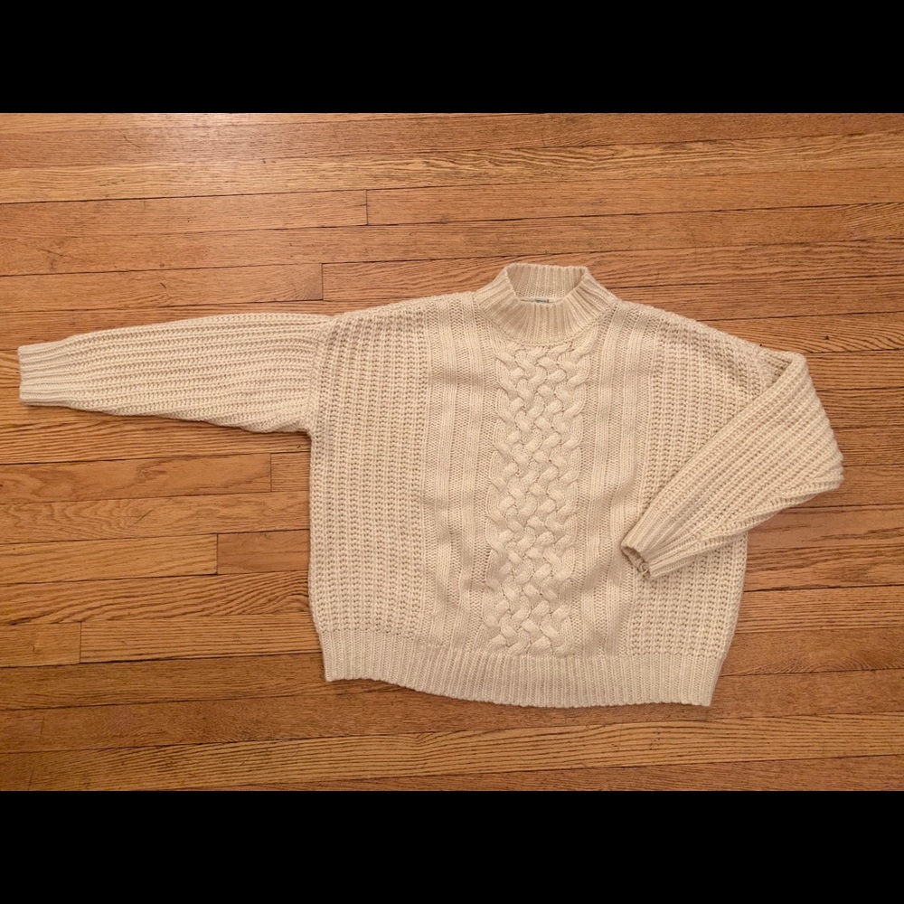 Cute oversized fall/winter sweater